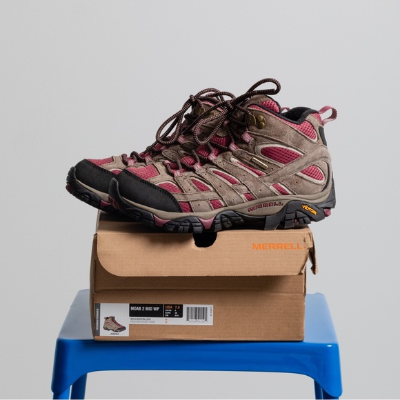 Merrell Women's Moab 2 Waterproof Mid Hiking Boots - Blush - Picture 1 of 9